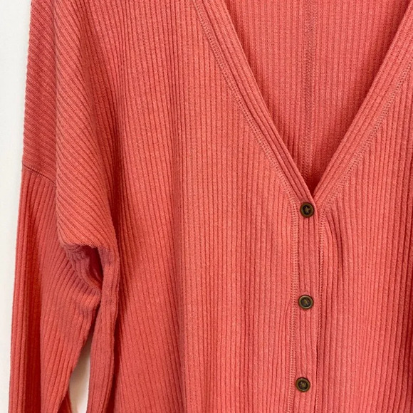 Abercrombie and Fitch Button Down Tie Boxy Top - Picture 3 of 8